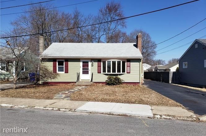 Primary Photo - 3 br, 1 bath Apartment - 15 Don Ct