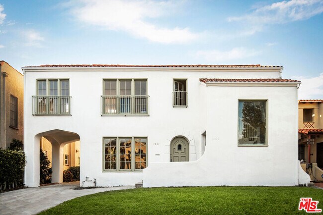 Building Photo - 1061 Meadowbrook Ave