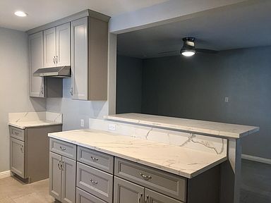 Foto del edificio - 734 N Dallas Ave