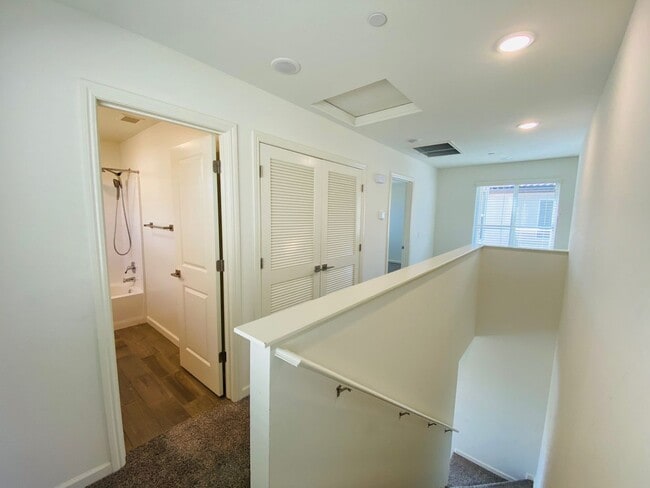 Building Photo - $2,395 Alluvial & Fowler, 3 Bedroom Home -...