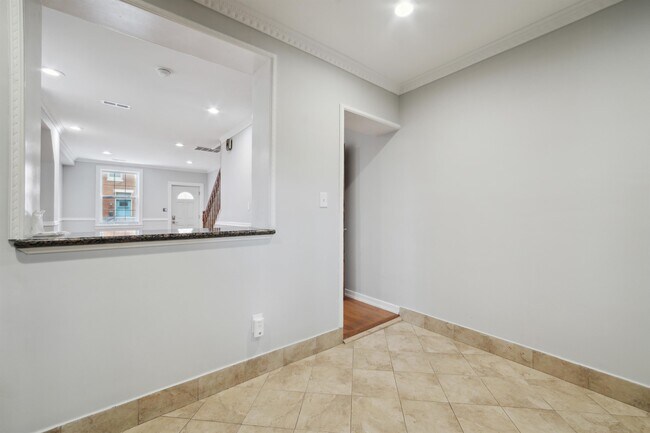 Foto del edificio - 2307 Tulip St
