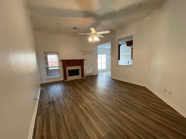 Building Photo - 1225 Sagebrush St