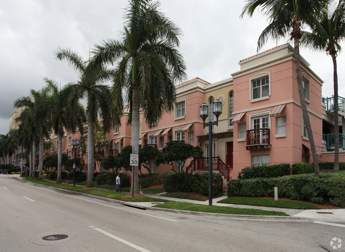 Building Photo - 333 NE Mizner Blvd