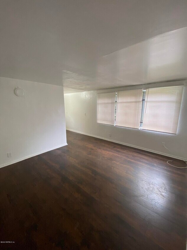 Foto del edificio - 2219 W 39th St