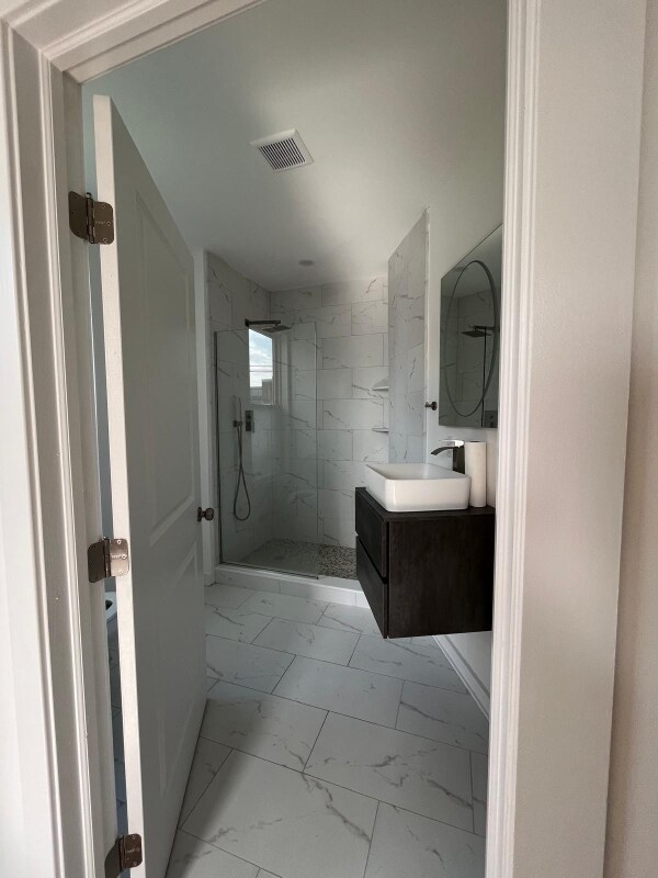 Foto del edificio - 1641 N Newkirk St