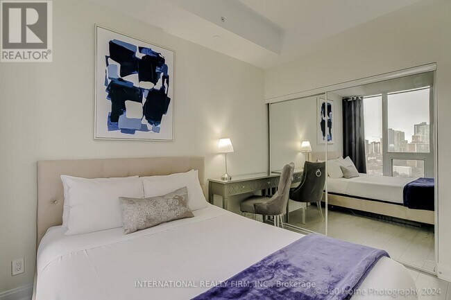 Building Photo - 181 Dundas St E