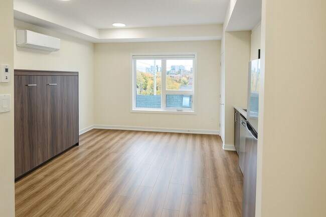 Photo du bâtiment - 630 Churchill Av N