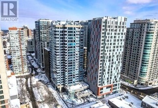 Building Photo - 160 George St