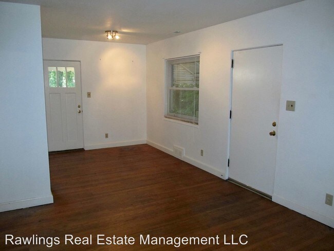 Building Photo - 175 Lakeshore Dr