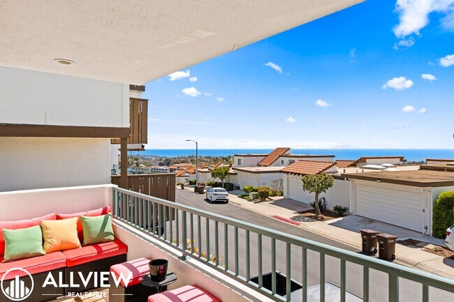 Foto del edificio - OCEAN VIEWS! Renovated 2 Bed, 2.5 Bath Townhome in San Clemente!