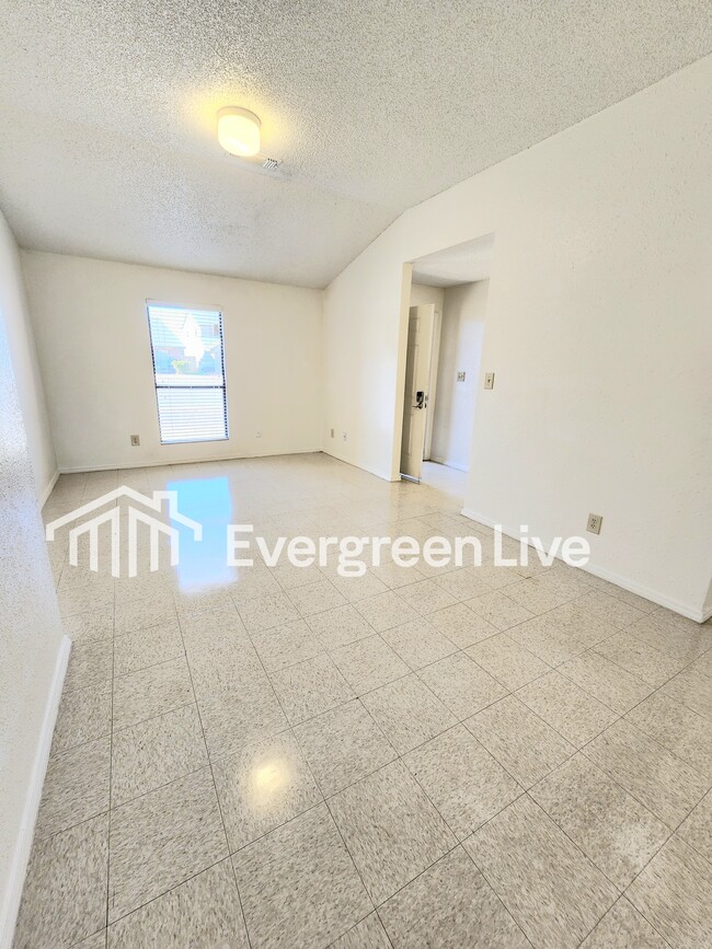 Building Photo - 1320 San Felipe Ct