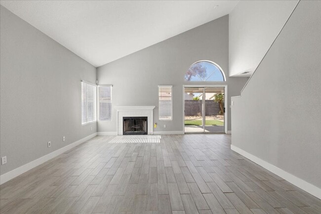 Building Photo - Fabulous Home!