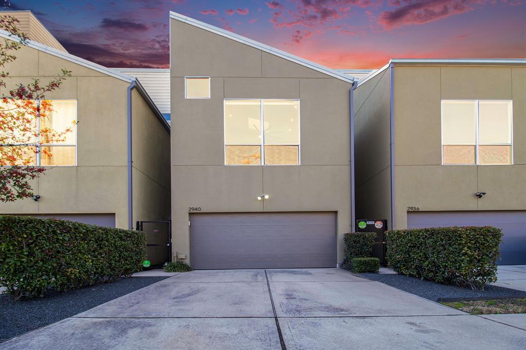 Foto principal - 2940 Cline St