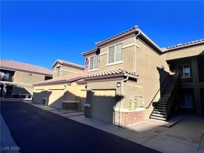 Building Photo - 6868 Sky Pointe Dr