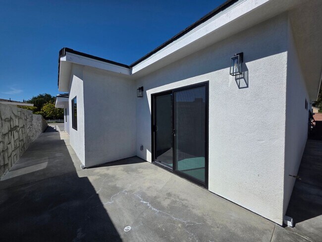 Foto del edificio - 12416 Lambert Cir