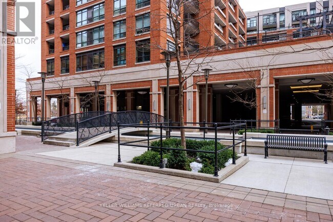 Building Photo - 830 Lawrence Ave W