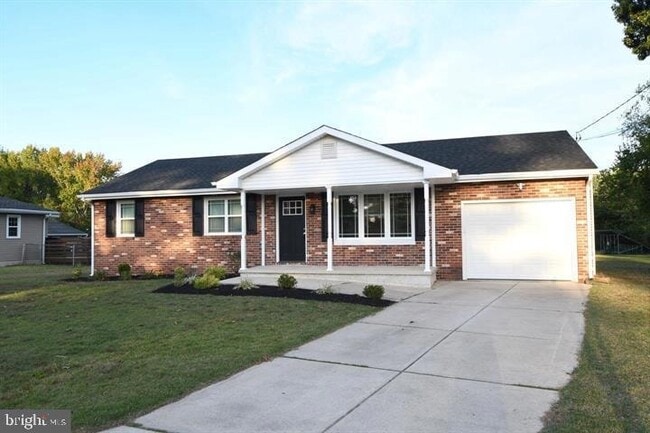 Building Photo - 3 Helen Ave