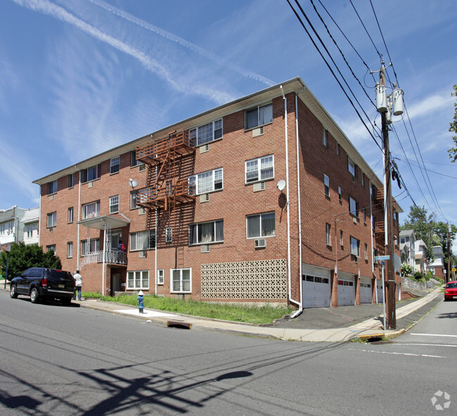 Building Photo - 130 Mill Rd