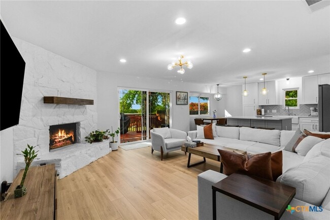 Building Photo - 600 Splitrock