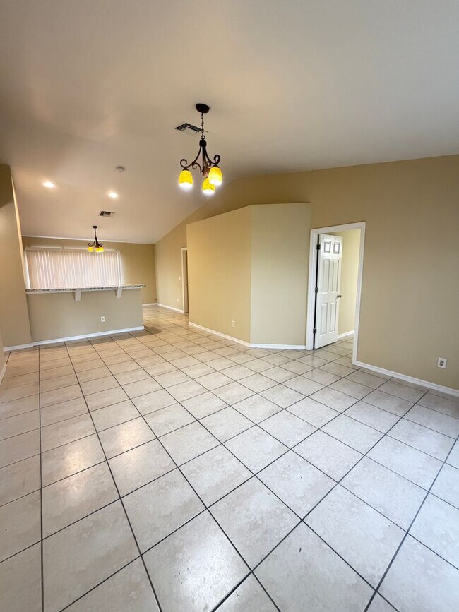 Foto del edificio - Now Available — Charming Single-Family Home
