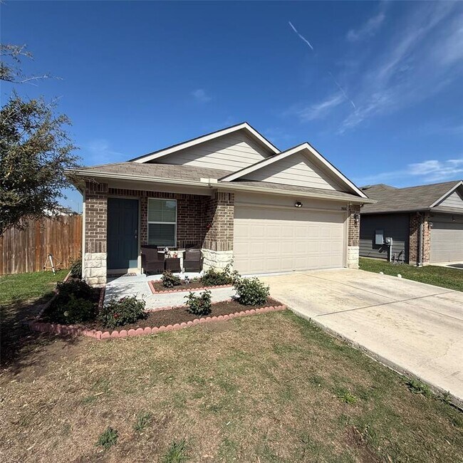 Building Photo - 19000 Romano Dr