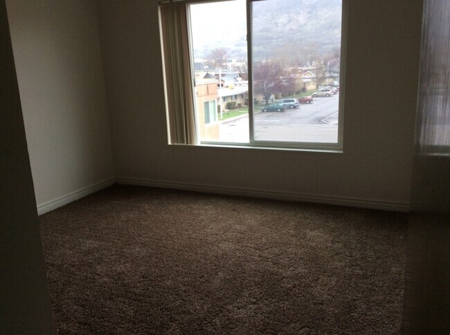 Building Photo - 80 S 900 E