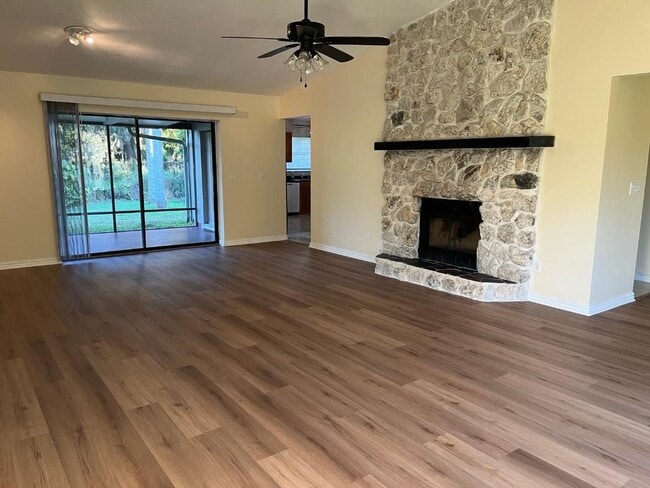 Living room2 - 1668 SW Herder Rd