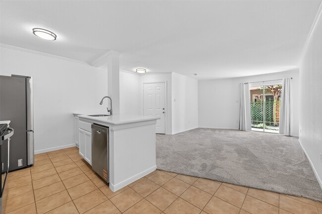 Foto del edificio - 3770 Lovers Wood Ln