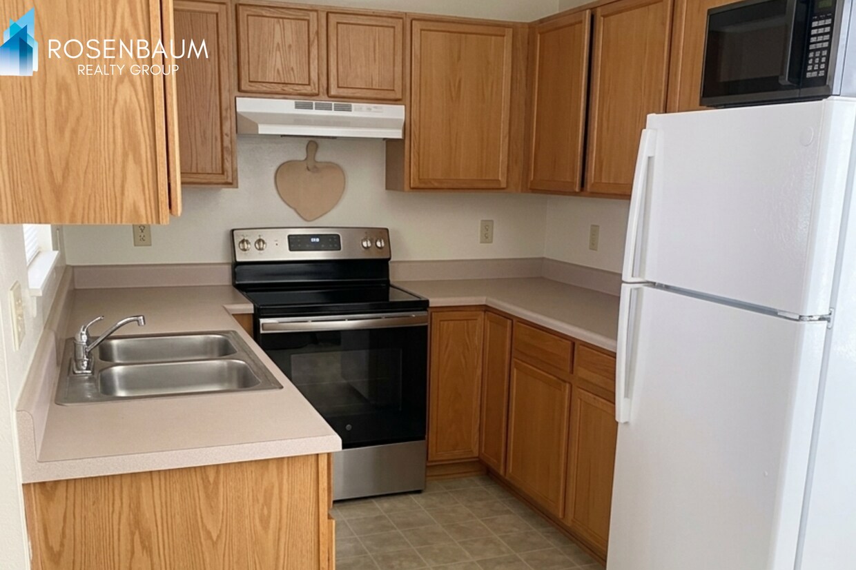 Foto del edificio - Charming 2-Bedroom, 1-Bath Duplex with Private Backyard & Garage in Prescott Valley