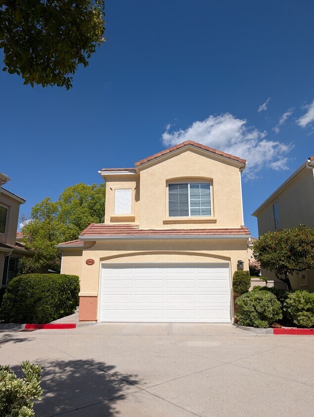 Primary Photo - 27844 Crown Ct Cir