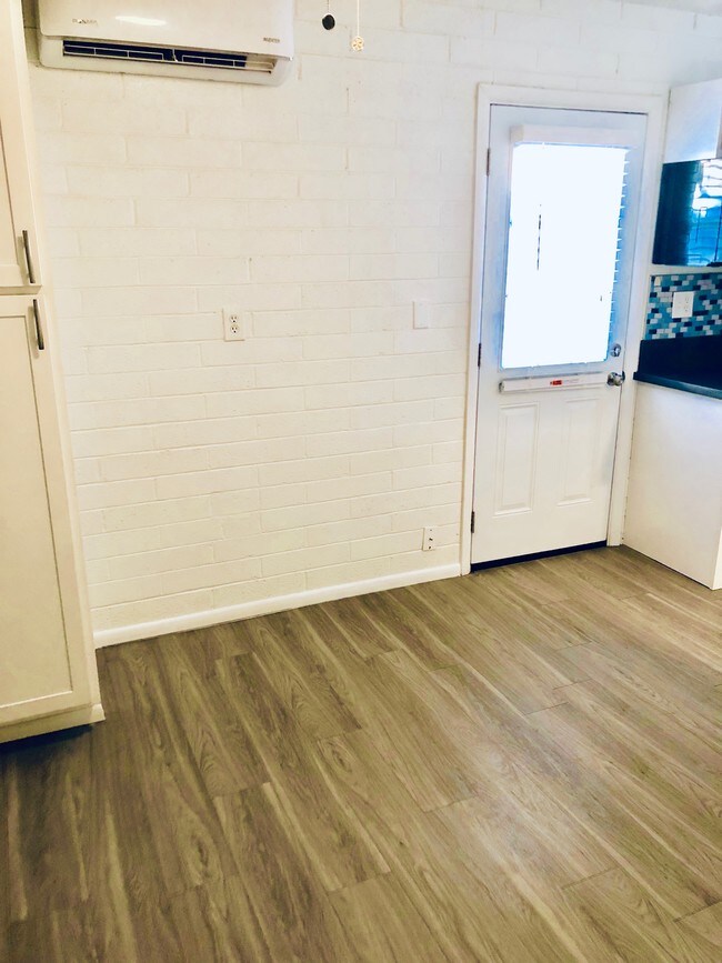 Foto del edificio - 500 E Montebello Ave