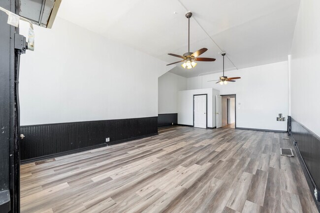 Building Photo - 2313 S Wolcott Ave