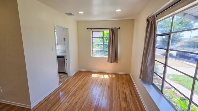 Building Photo - East Whittier 3 Bed 1.5 Bath House With Remodeled Kitchen and Bathrooms Available Now!