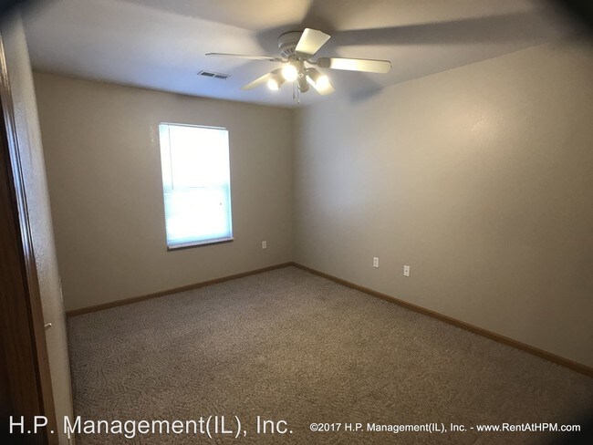 Foto del edificio - 131 Dorset Ct