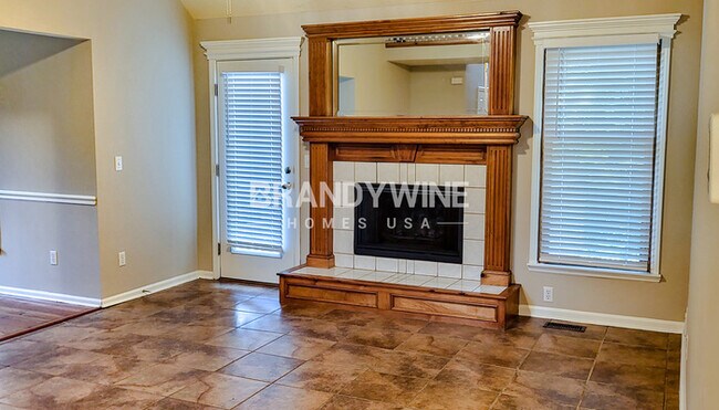 Building Photo - New Beginnings Begin at Home! 3BED 3.5BATH...