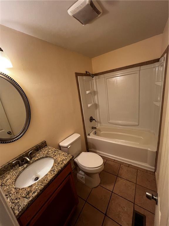 Building Photo - 406 St John Pl