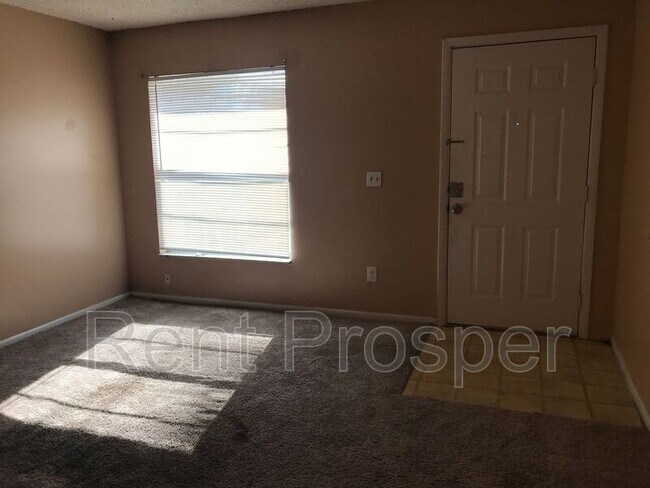 Foto del edificio - 7650 Forest City Rd