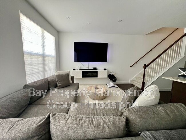 Building Photo - 403 Hurst St