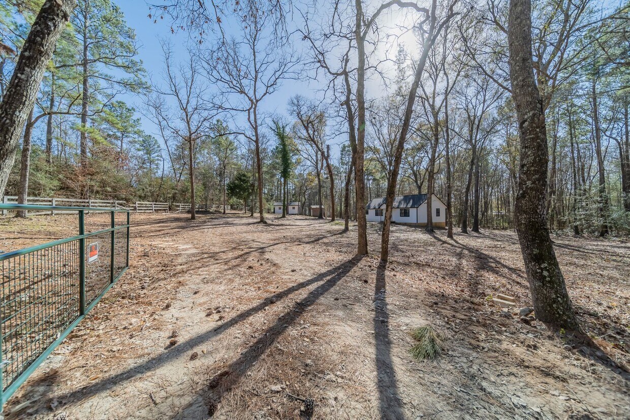 Foto principal - 12028 Cedar Ln