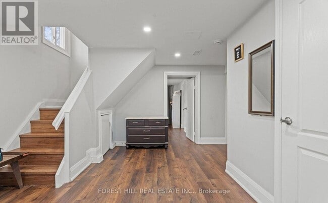 Building Photo - 7 Isherwood Ct