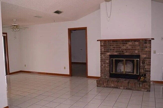 Building Photo - 702 Leeward Dr