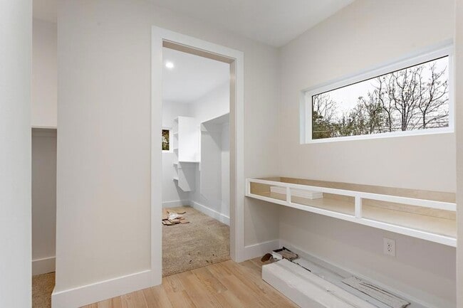 Building Photo - 3009 Kuhlman Ave