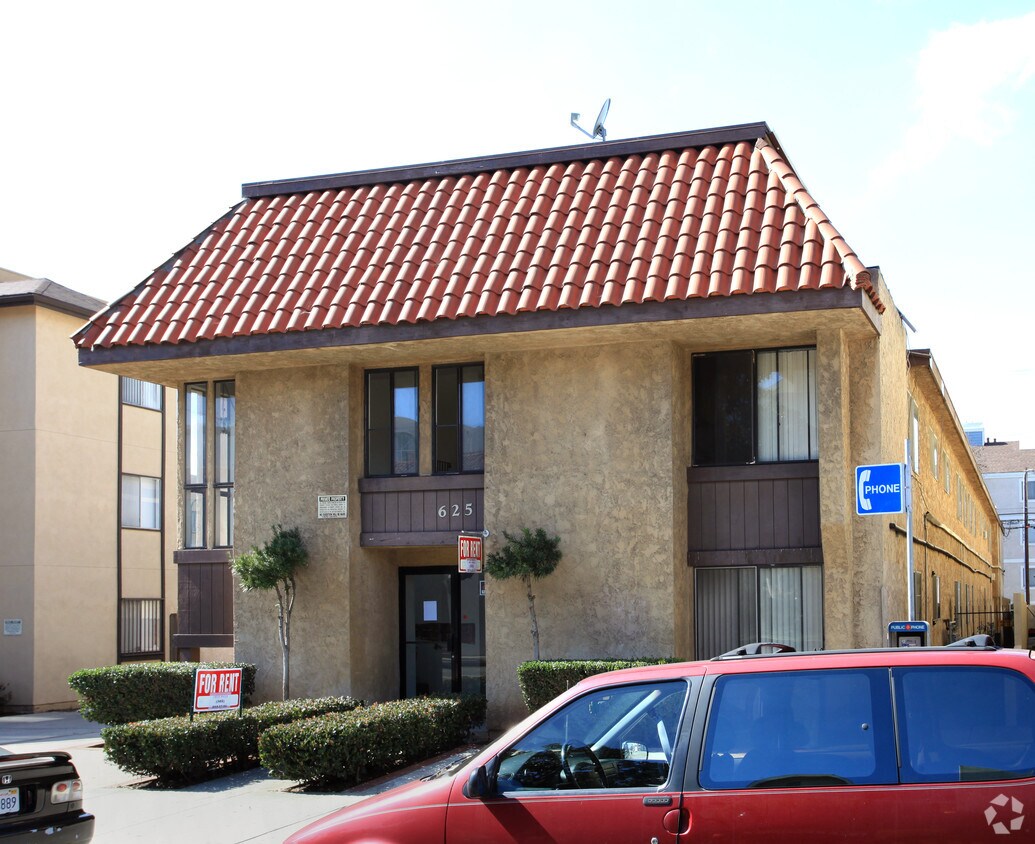 Building Photo - 625 Magnolia Ave