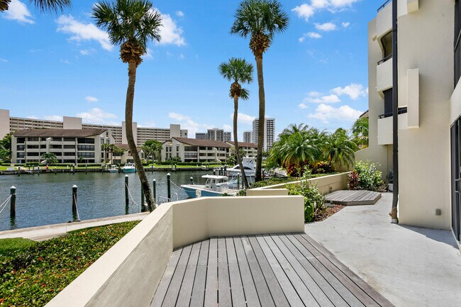 Building Photo - 1116 Marine Way