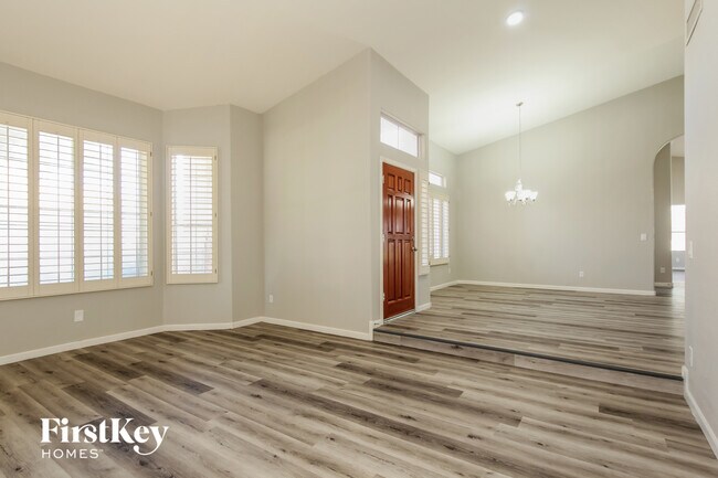 Building Photo - 3949 N 111th Dr