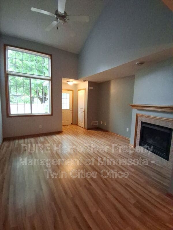 Building Photo - 393 Ojibway Path