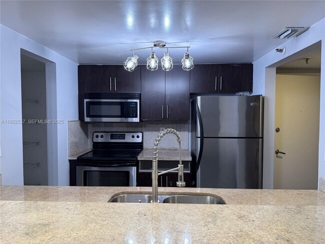 Photo - 850 N Miami Ave Apartment