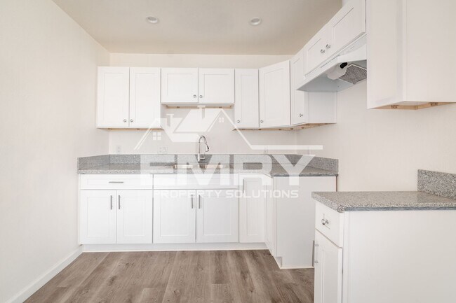 Foto del edificio - 3848 W 105th St