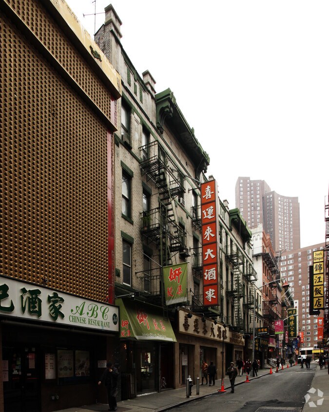 Building - 26-30 Pell St