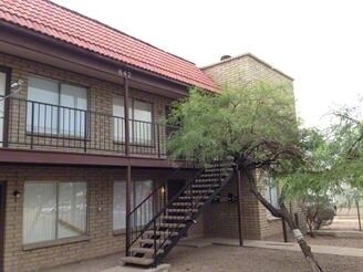 Building Photo - 847 W Ray Rd